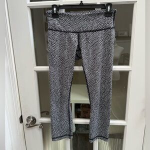 lululemon athletica Cropped Black & White Printed Leggings